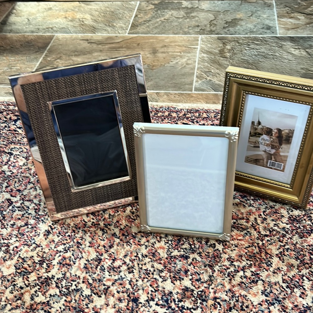 Bundle of 3 almost new picture frames